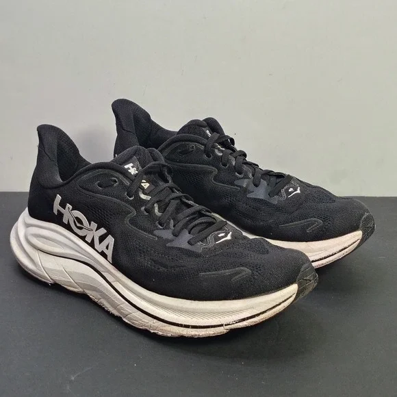 Hoka Men Clifton 10 Size 10.5 Black White Mesh Running Shoes 1162030 BWHT - Picture 1 of 12